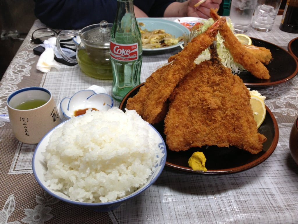 巨大カツ丼が有名な地元系定食屋 ～ 富士河口湖町 司食堂