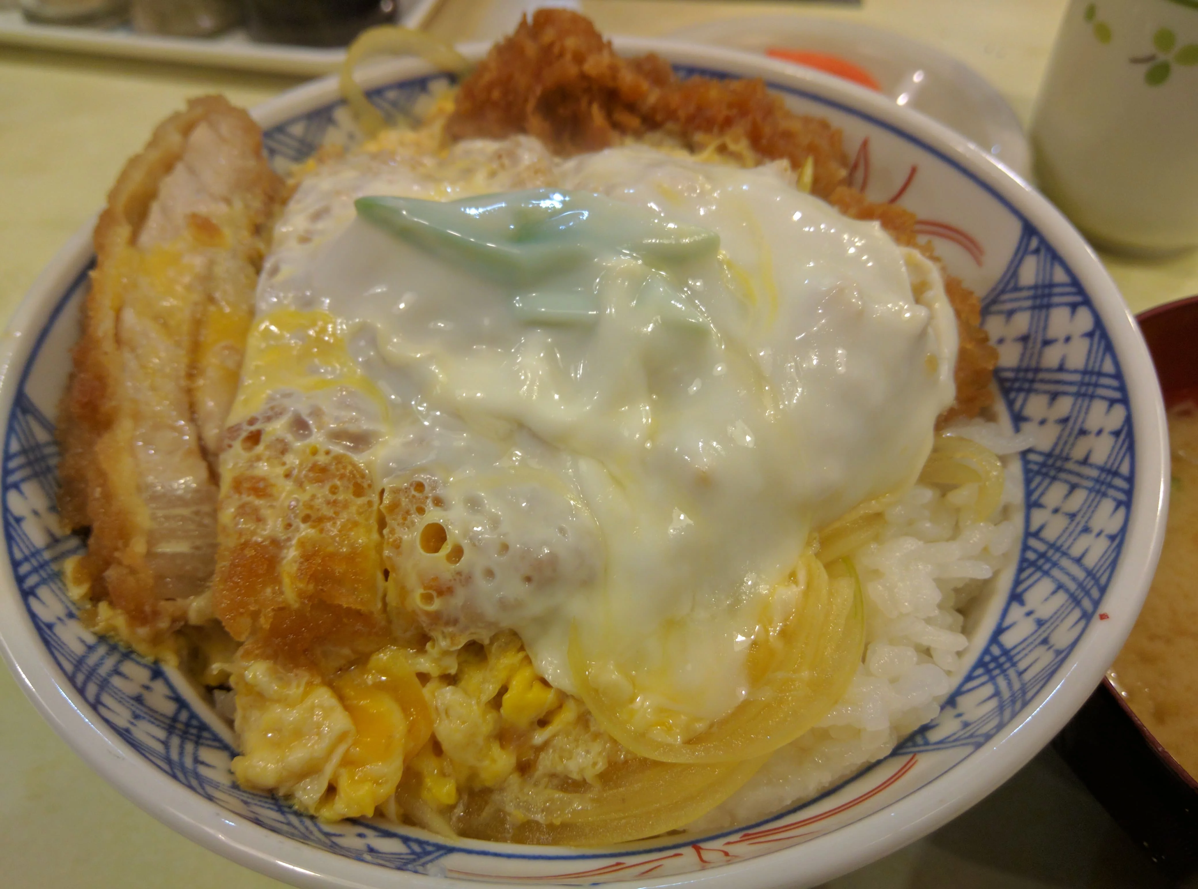昭和な雰囲気のコスパの高いとんかつ&かつ丼 ～ 有楽町 交通会館 あけぼの
