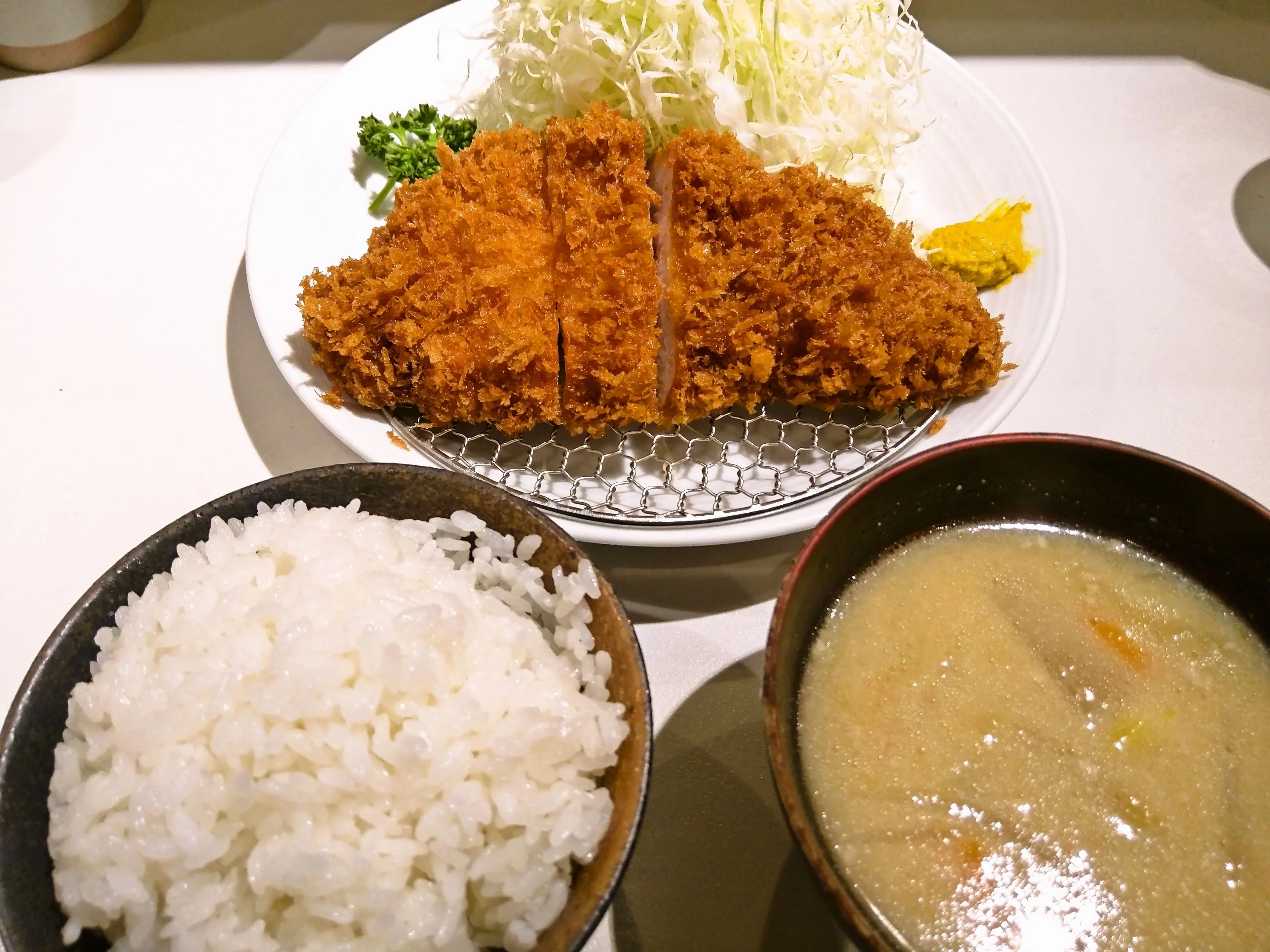 マニア向けの頑固系親父の美味しいトンカツ ～ 浅草橋 丸山吉平