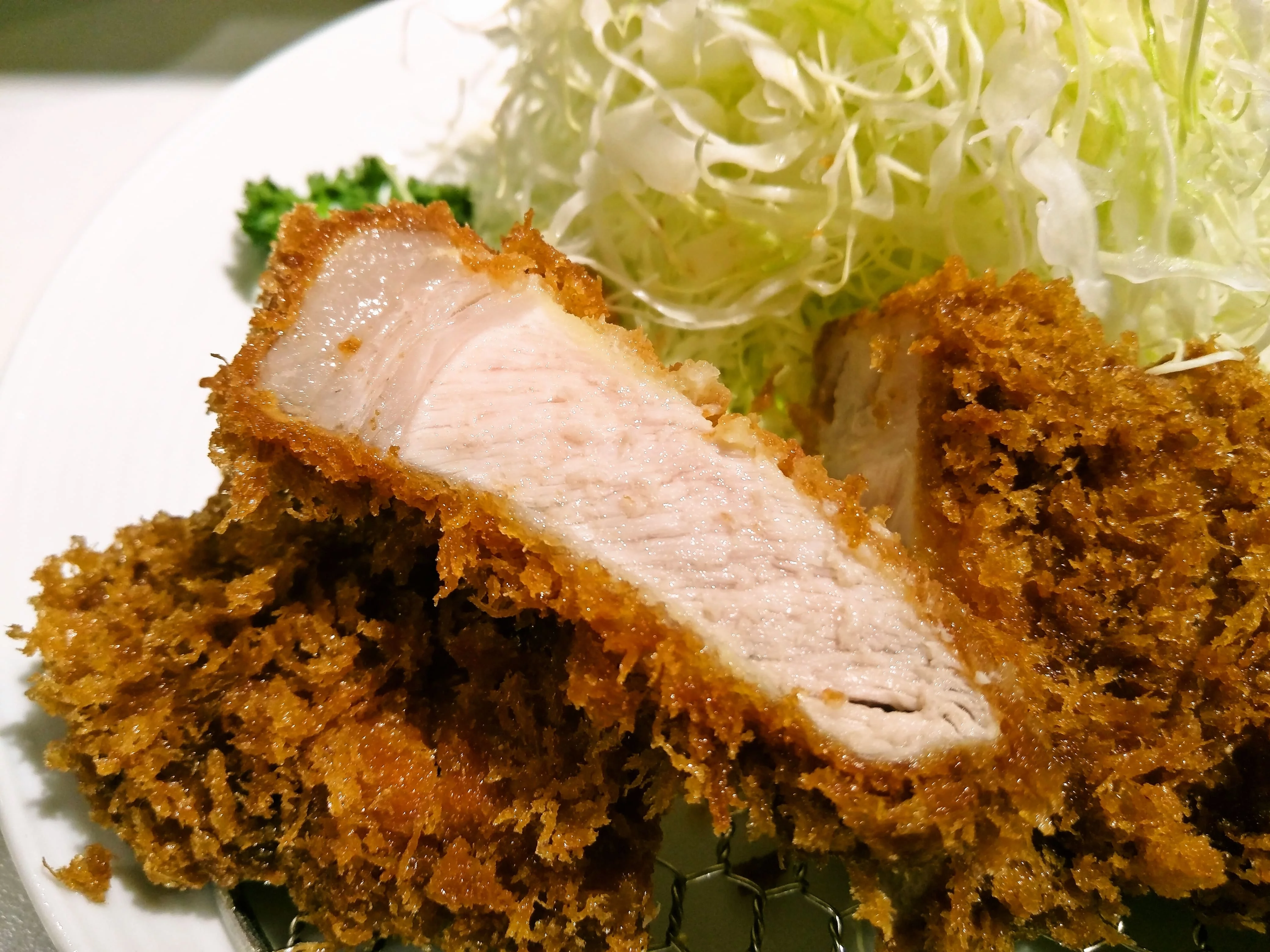 マニア向けの頑固系親父の美味しいトンカツ ～ 浅草橋 丸山吉平