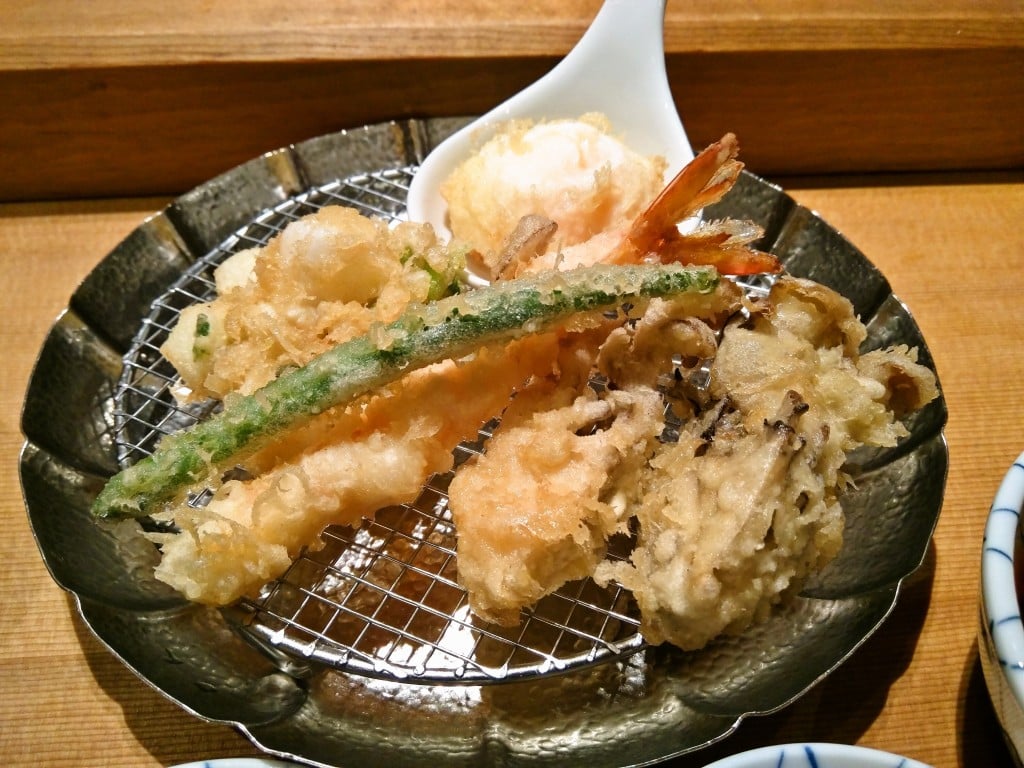 並ばなければ満足度が高いコスパ最高の天ぷら定食 ～ 日本橋 天ぷらめし 金子半之助